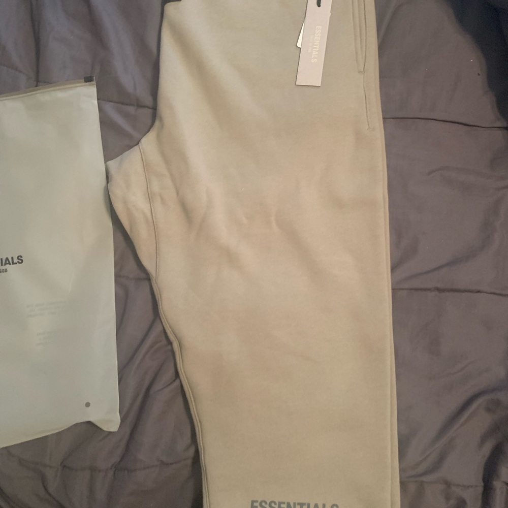 Fear of God “Essential” Sweatpants XXL